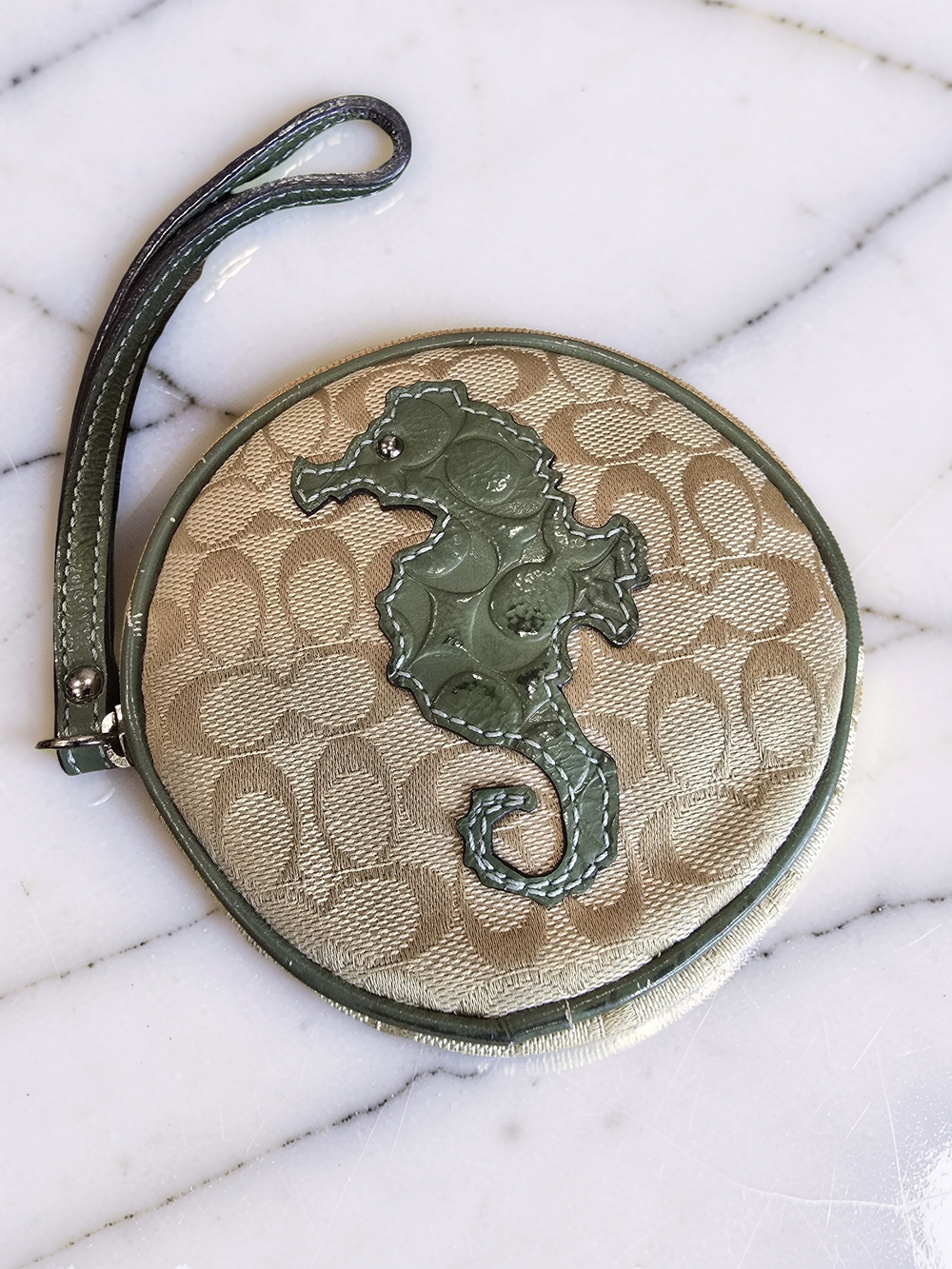 Vintage Coach Signature C Seahorse Round Coin Purse Wristlet